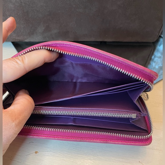 Loewe pink leather zip around wallet - Picture 8 of 15